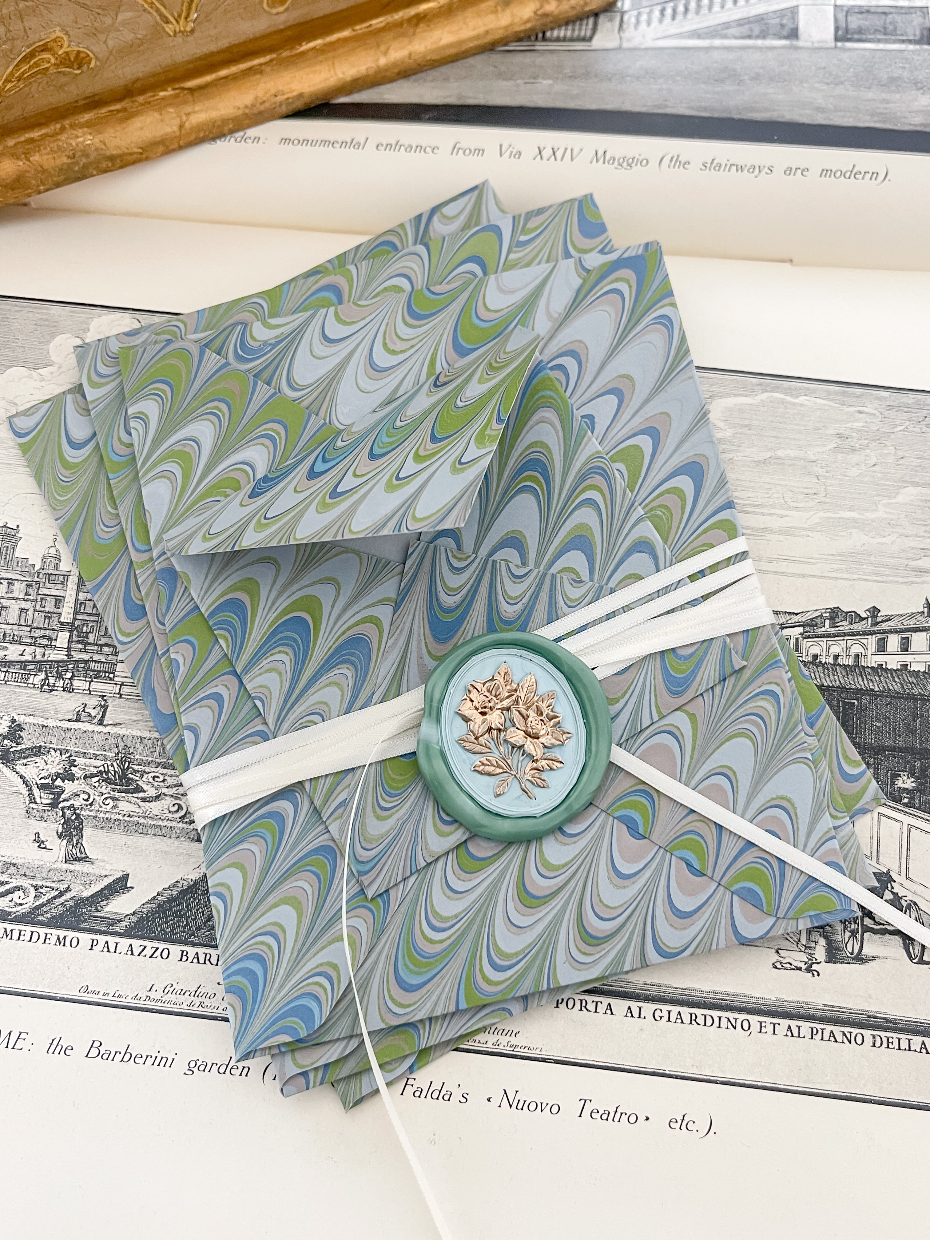 Marbled Envelope Set with Gardena Seal